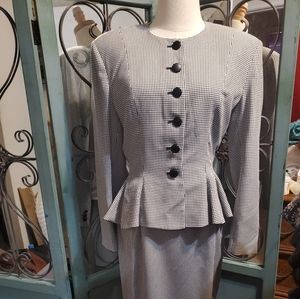 Womens skirt and jacket suit size 8
